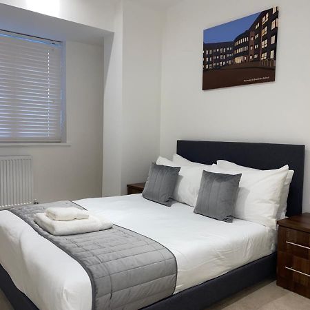 Roomotel - Broadoaks Apartments Solihull Exterior foto